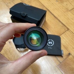 Moment cellphone telephoto lens